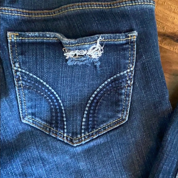 Hollister ripped shredded blue jean capris size 7 - Picture 9 of 12